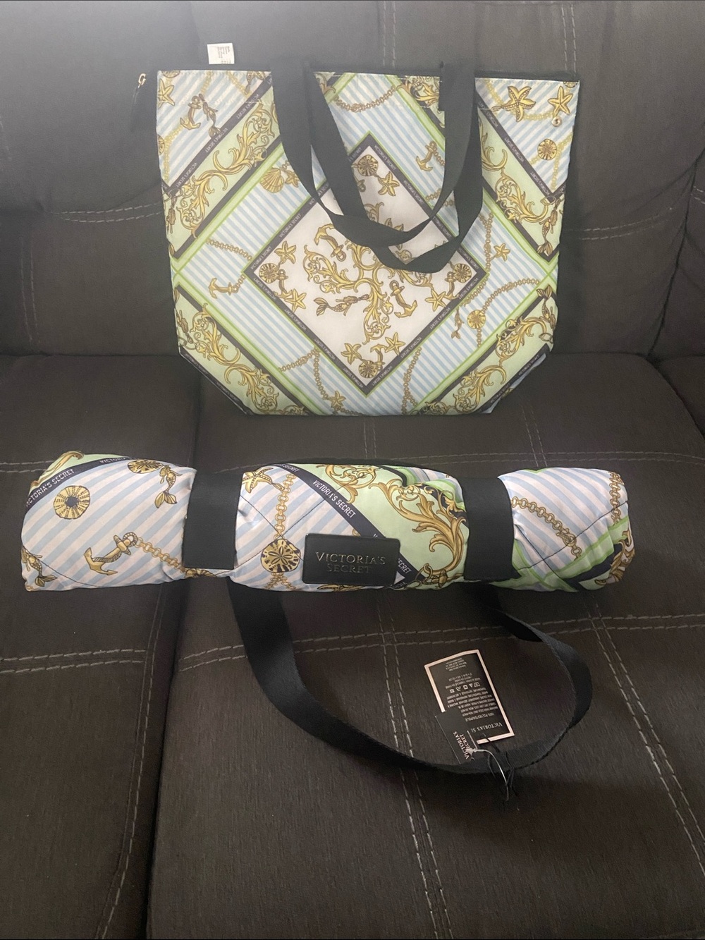 NWT VICTORIA SECRET PACKABLE BLANKET & TOTE BAG